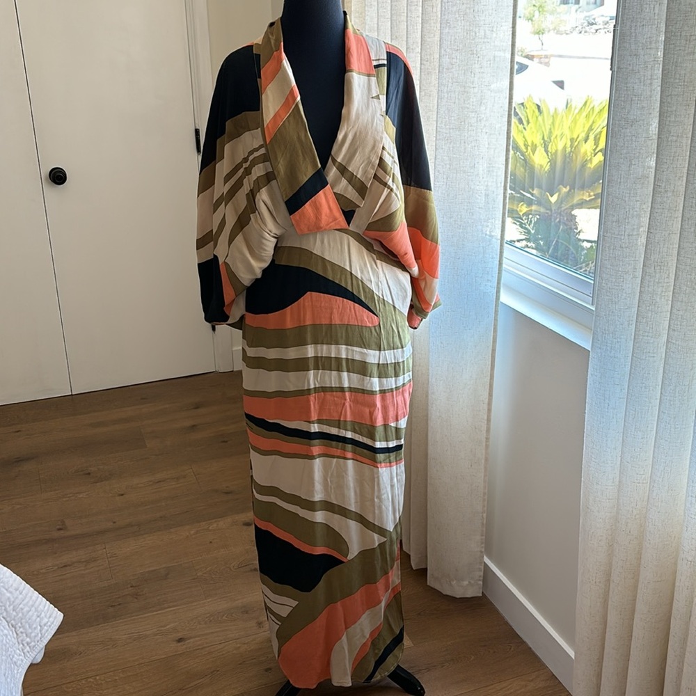 S/W/F Dress - Picture 5 of 5